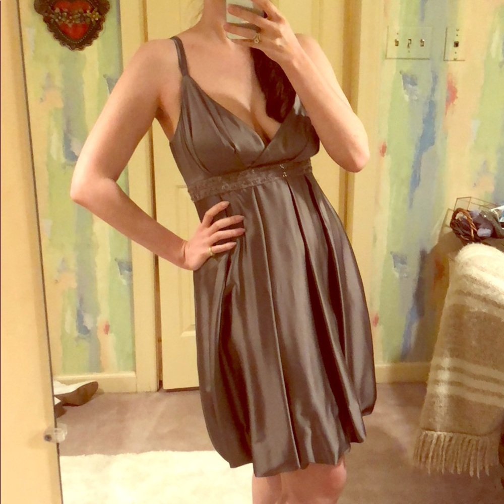 😍 Silver/Grey Peplum Cocktail Dress (Worn 1x)